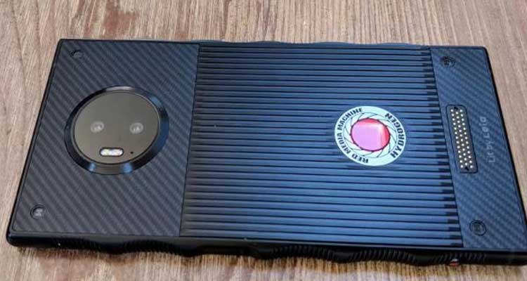 red hydrogen one