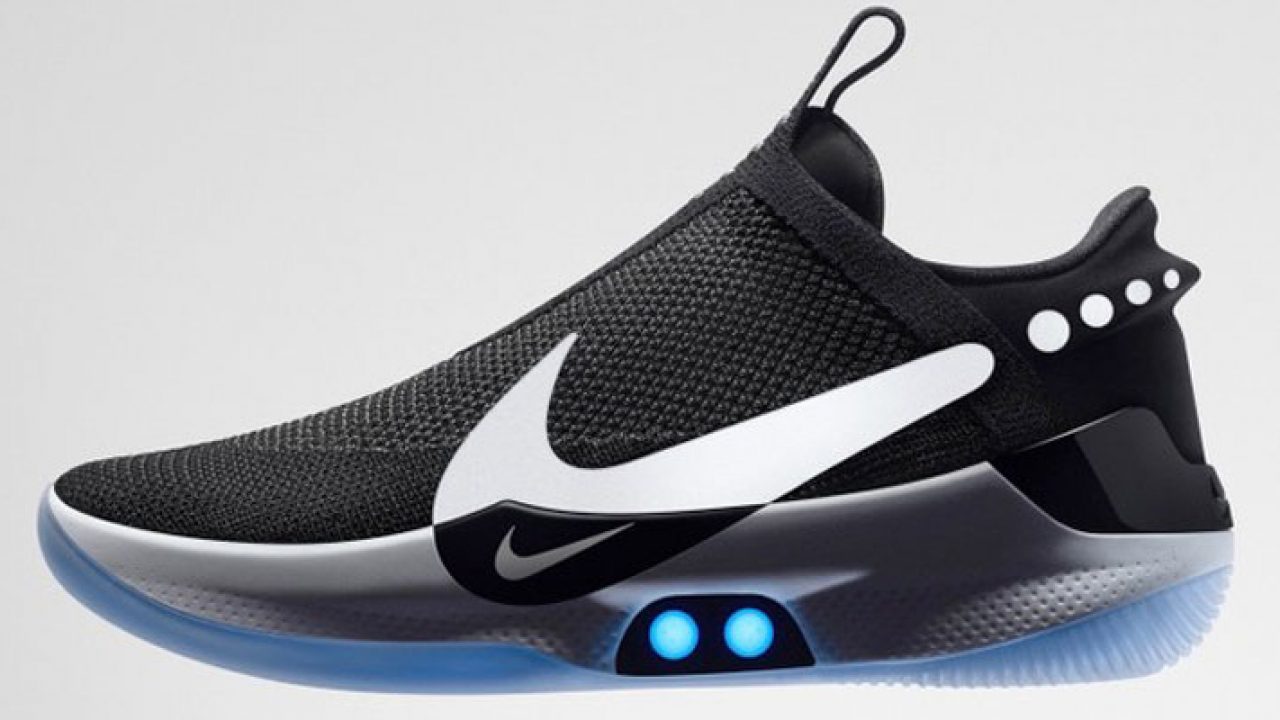 scarpe nike allacciano da sole
