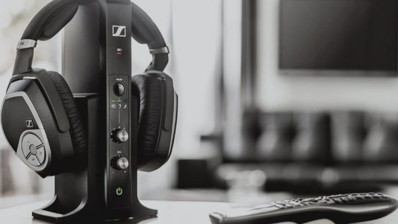 Top 5 migliori cuffie wireless per TV del 2022: guida all'acquisto