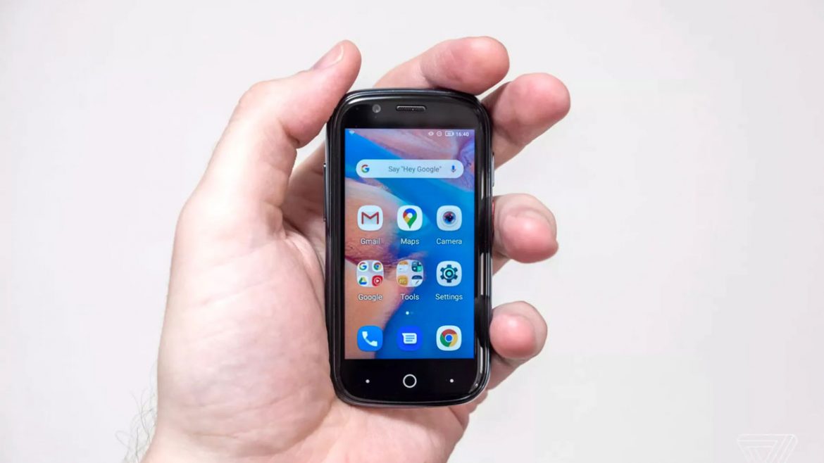 Jelly 2 lo smartphone Android 10 4G più piccolo al mondo è ora disponibile