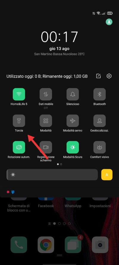 attivare torcia smartphone android