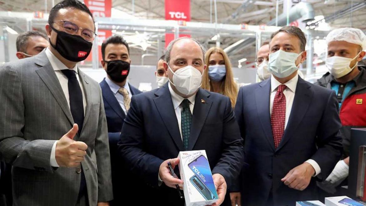 tcl produzione smartphone turchia
