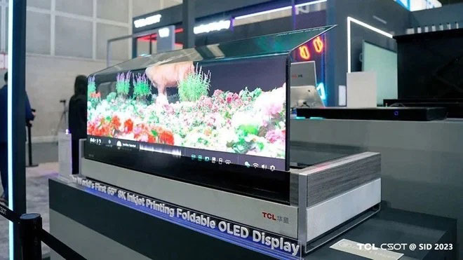 TCL TV 8K pieghevole