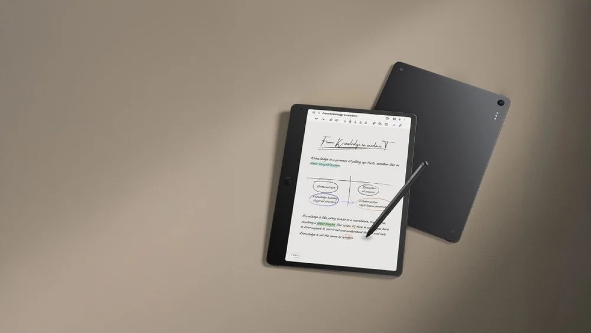 TCL crea un ibrido tra e-reader e tablet unico nel suo genere